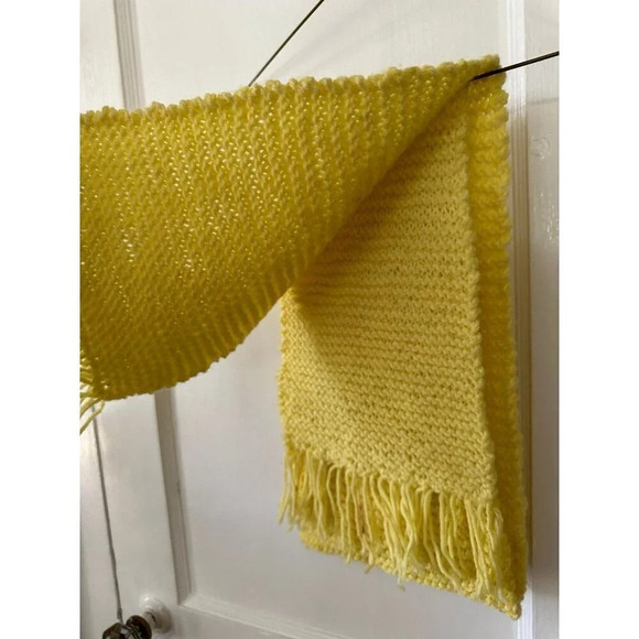 Yellow Hand knit casual Scarf - Picture 4 of 7